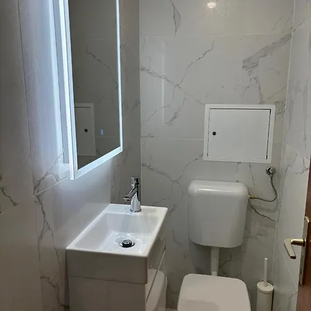 Apartment Pantos *