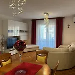 Pantos Apartment *