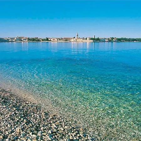 Apartament Pantos *